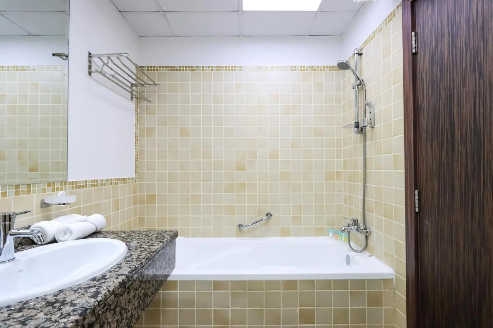 Livbnb- Stylish 2Bhk In Jbr Beach Access Dubai Apartment