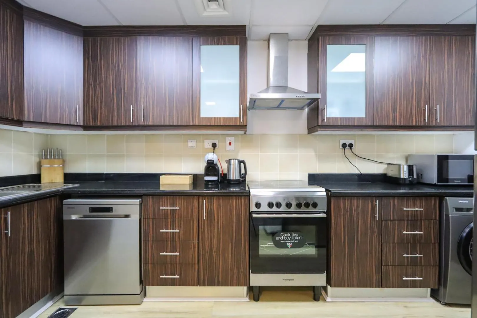 Livbnb- Stylish 2Bhk In Jbr Beach Access Dubai Apartment