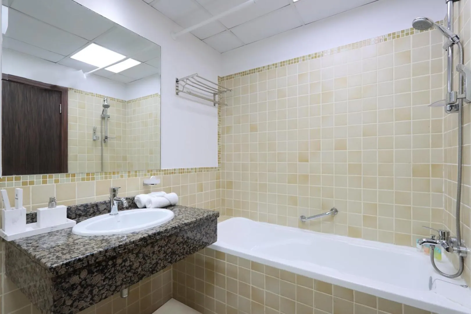 Livbnb- Stylish 2Bhk In Jbr Beach Access Dubai