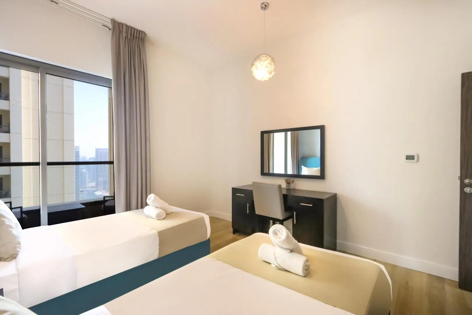 Livbnb- Stylish 2Bhk In Jbr Beach Access Dubai Apartment
