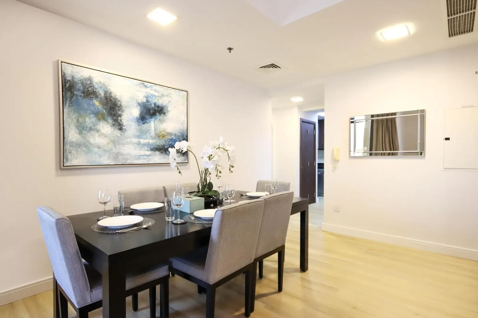 Livbnb- Stylish 2Bhk In Jbr Beach Access Dubai United Arab Emirates