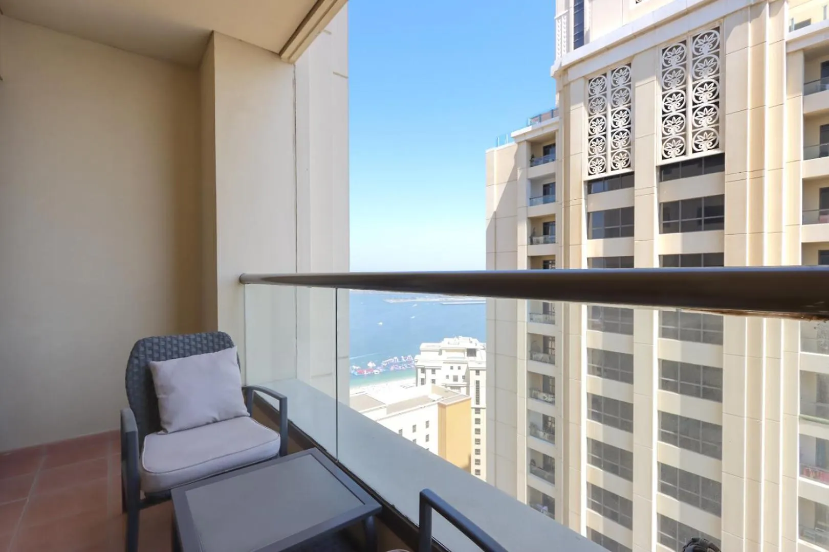 Livbnb- Stylish 2Bhk In Jbr Beach Access Dubai