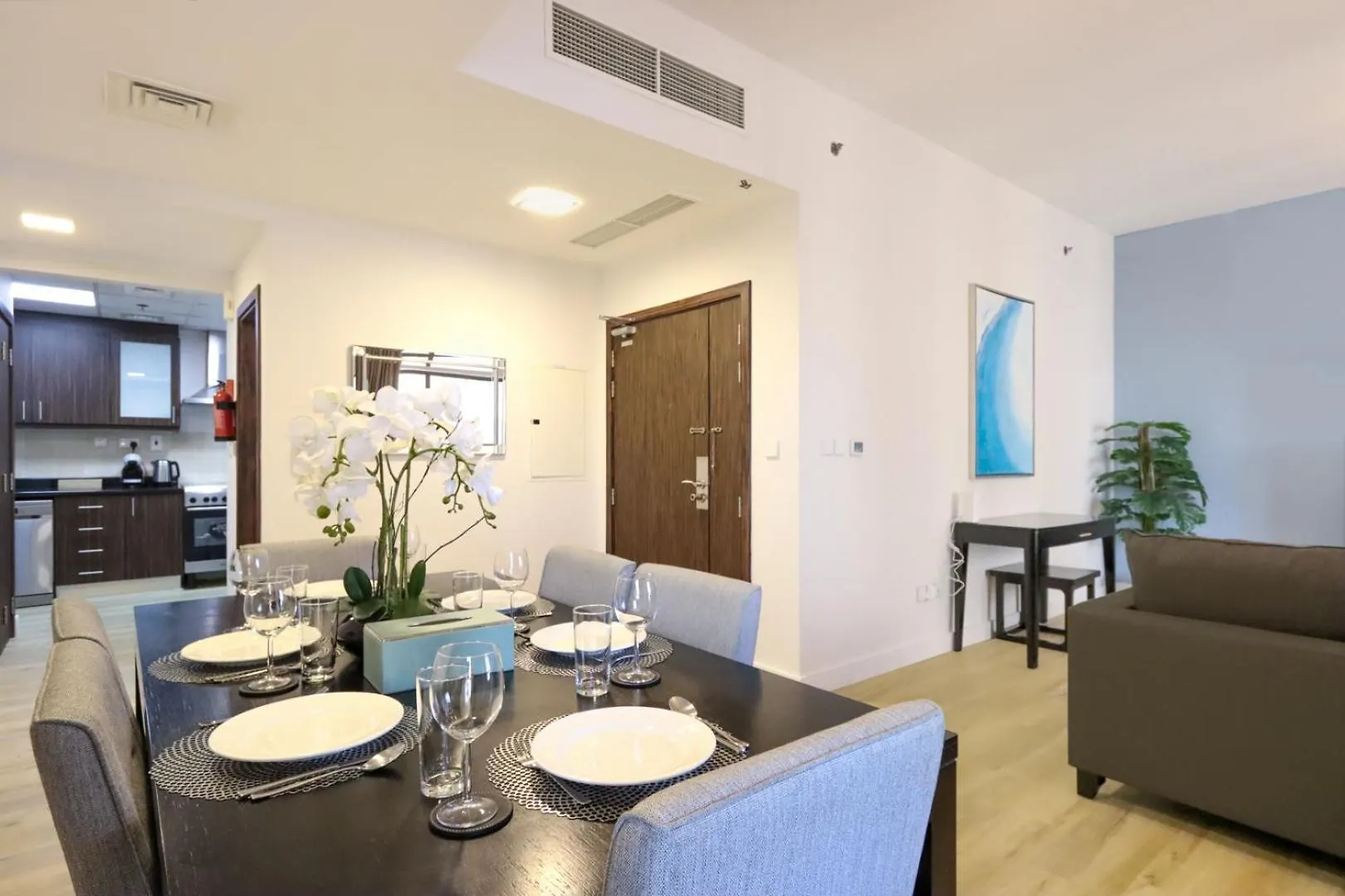 Livbnb- Stylish 2Bhk In Jbr Beach Access Dubai United Arab Emirates